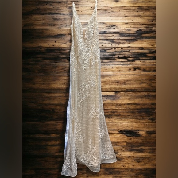 NovaLuxe White Long V Neck Sleeveless gown - Picture 1 of 12